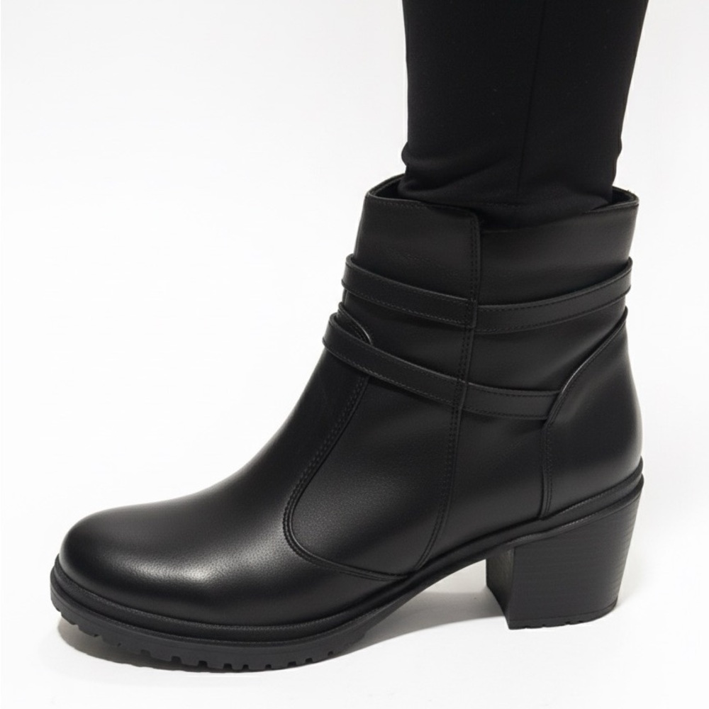 Black Ankle Boots 10M Block Heel